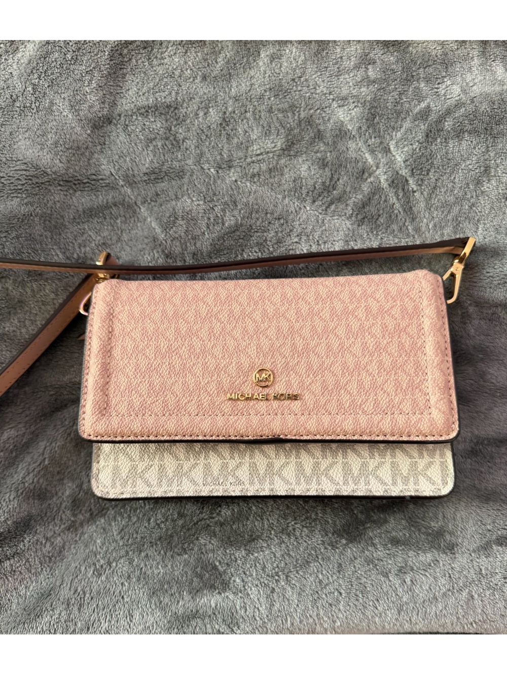 Michael Kors Blush Pink & Signature Logo Crossbody Wallet - Picture 1 of 7